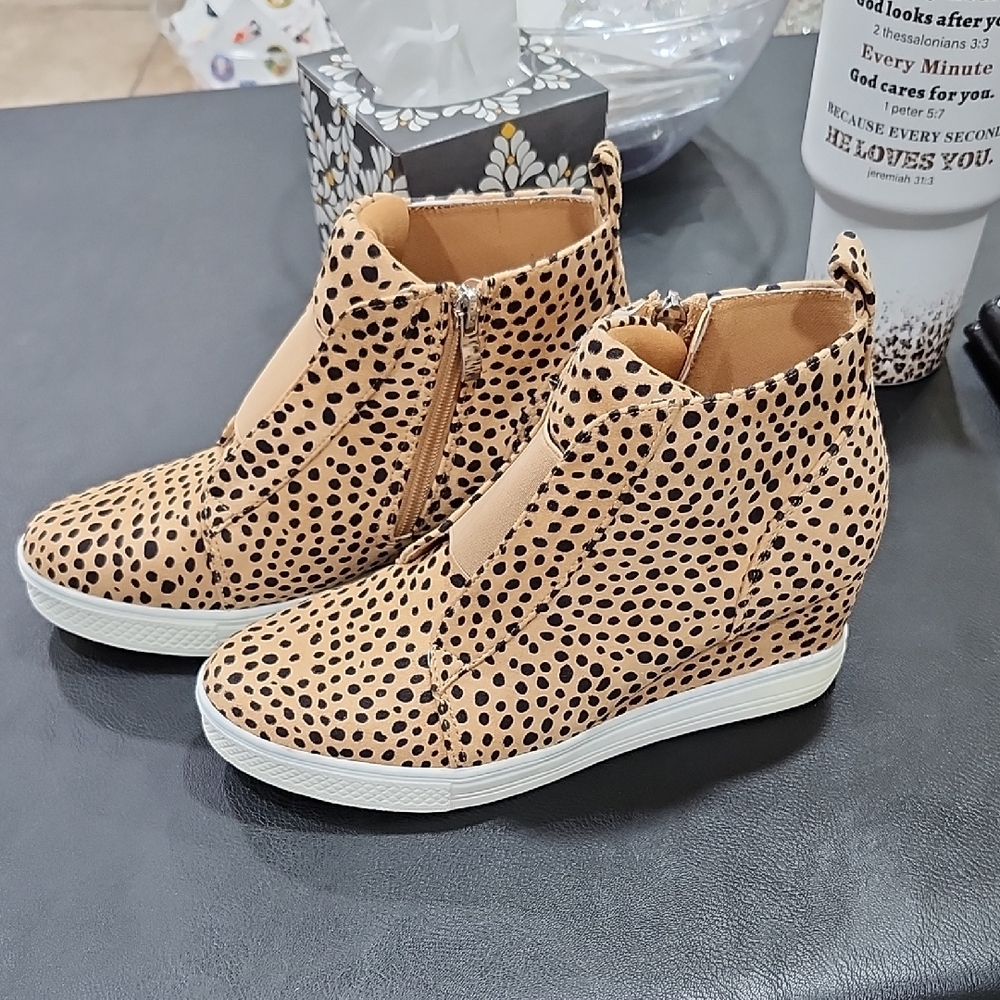 CCOCCI LEOPARD PRINT WEDGE ANKLE BOOTS